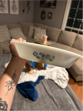 Vintage milk glass cassarole dish / excellent condition / great find